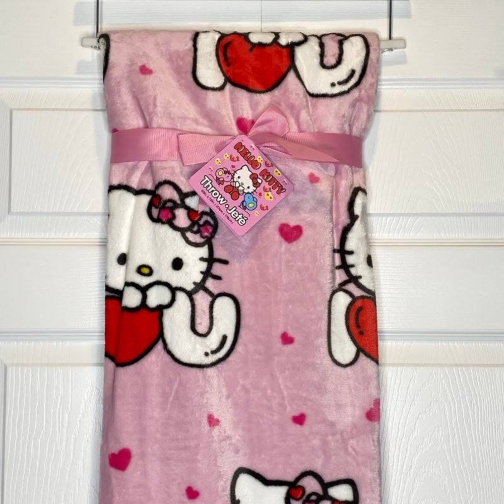 Hello Kitty Valentines Day I❤️U Plush Throw Blanket